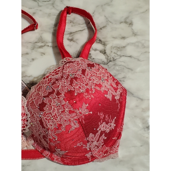 Victoria's Secret Dream Angels Pushup Bra - Picture 2 of 8